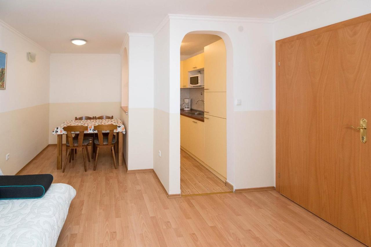 Apartments Carmen Crikvenica Buitenkant foto