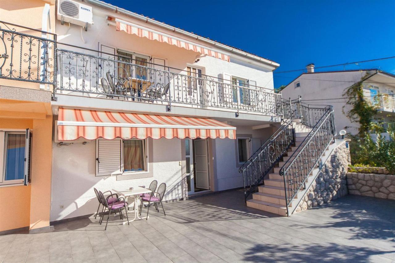 Apartments Carmen Crikvenica Buitenkant foto