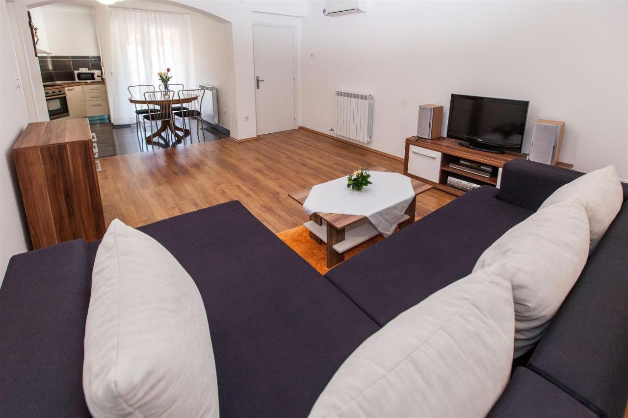 Apartments Carmen Crikvenica Buitenkant foto